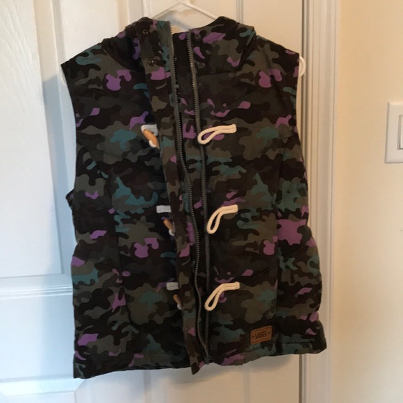 vans puffer vest - Picture 3 of 7